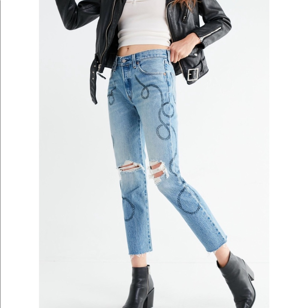 Levi’s 501 Cropped Blue Ripped Jean
